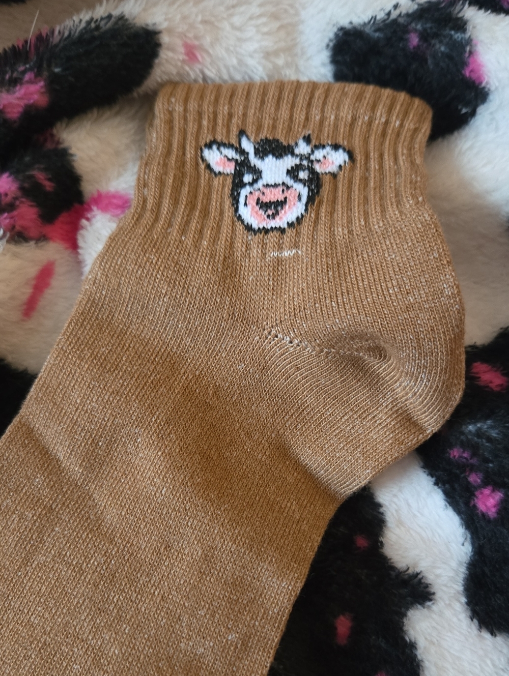 Highland Cow Brown Embroidered Crew Sock - Adorable Size 6-9 Womens.NWOT